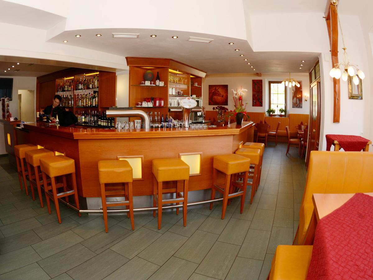 Hotel Duren ภายนอก รูปภาพ